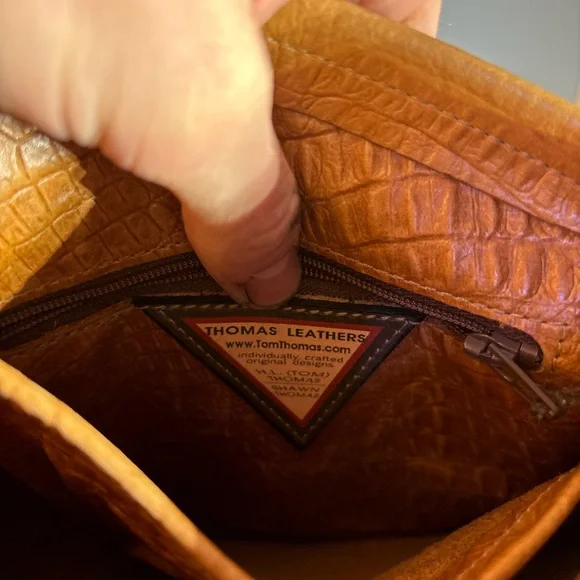 Tom Thomas Leathers Croc Embossed Leather Bag - Picture 5 of 11